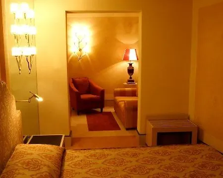 Boutique Trevi Hotell 4*