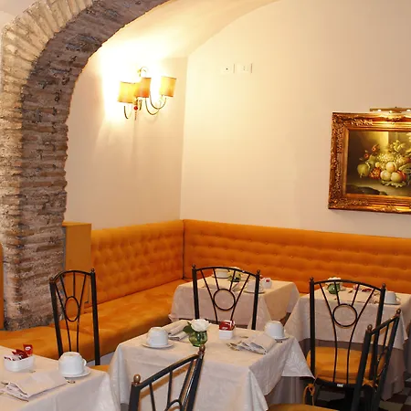 ブティック トレビ 4*