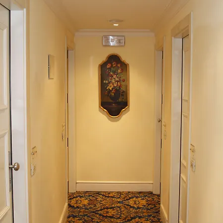 ブティック トレビ 4* ローマ