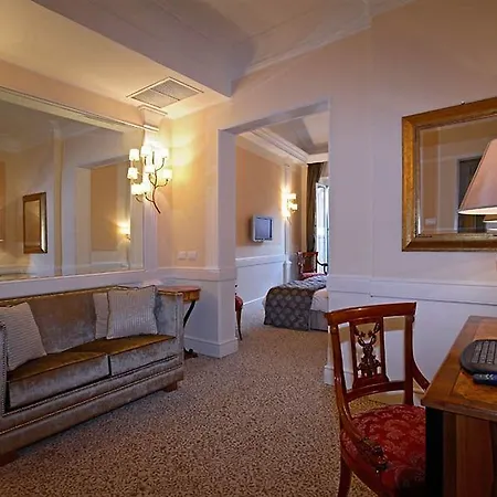 Hotel Boutique Trevi 4*