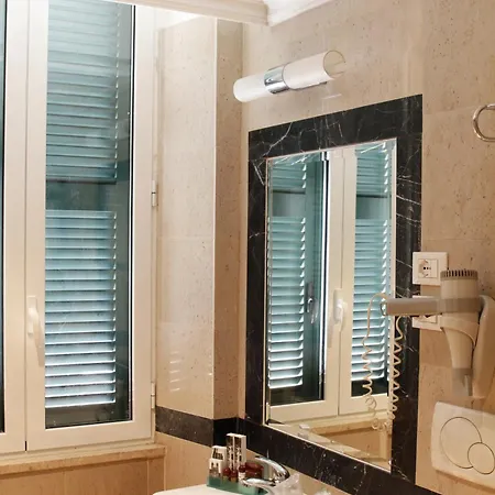 Boutique Trevi 4* Rzym